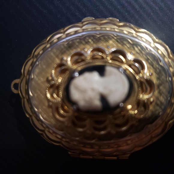 Meet your Posher, Penni!! - Picture 13 of 16